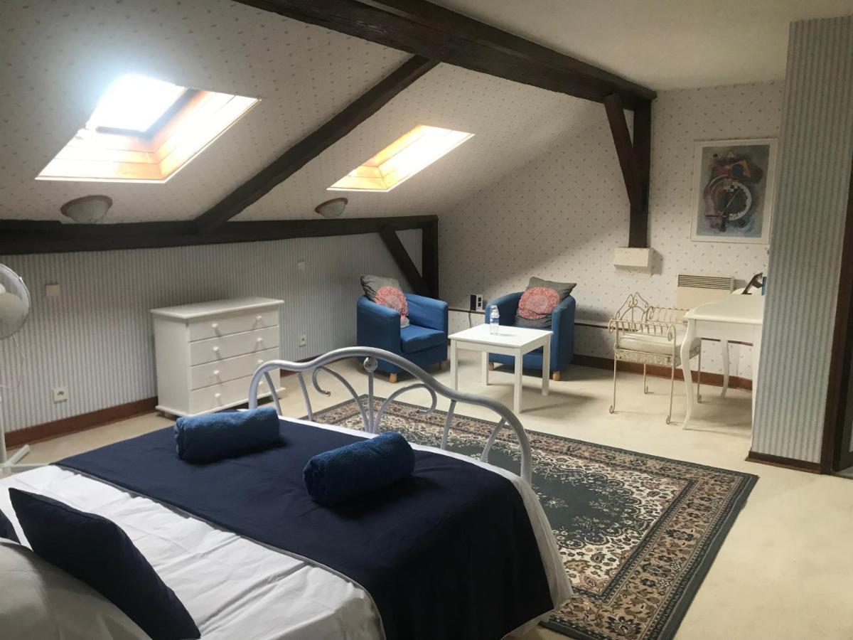 Le Logis Des Quatre Puits Bed & Breakfast Neuvicq-Montguyon Exterior photo