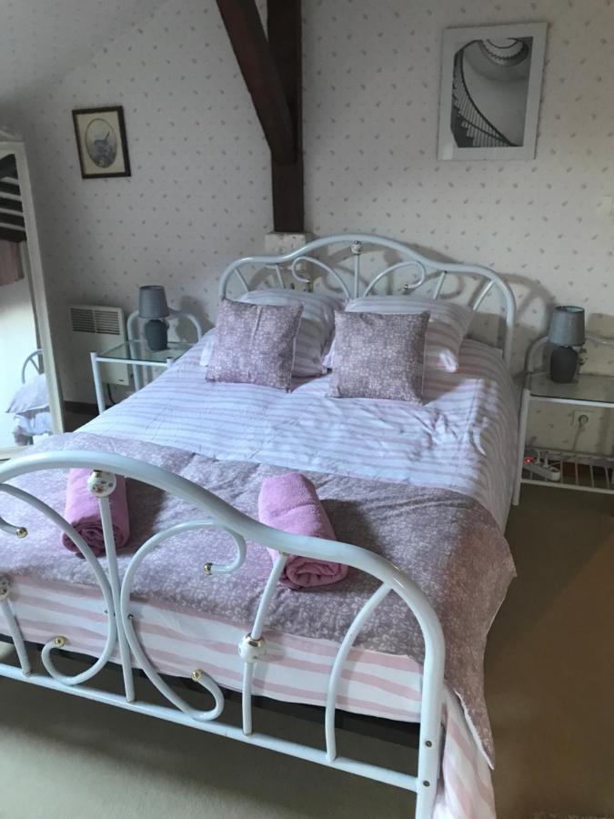 Le Logis Des Quatre Puits Bed & Breakfast Neuvicq-Montguyon Exterior photo